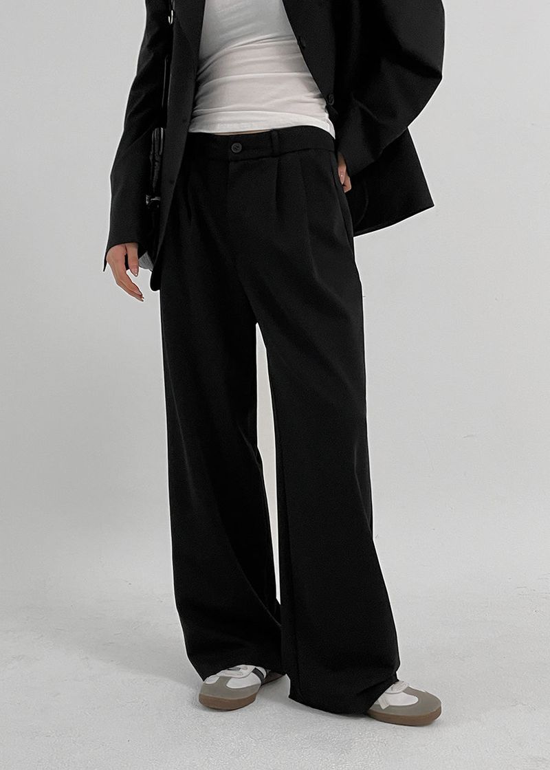 [MADE] Baella Two-Tuck Slacks