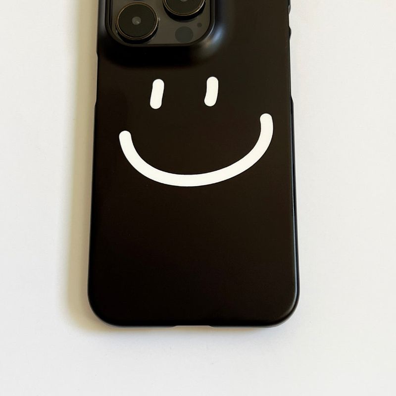 Smile Black (Matt Phone Case)