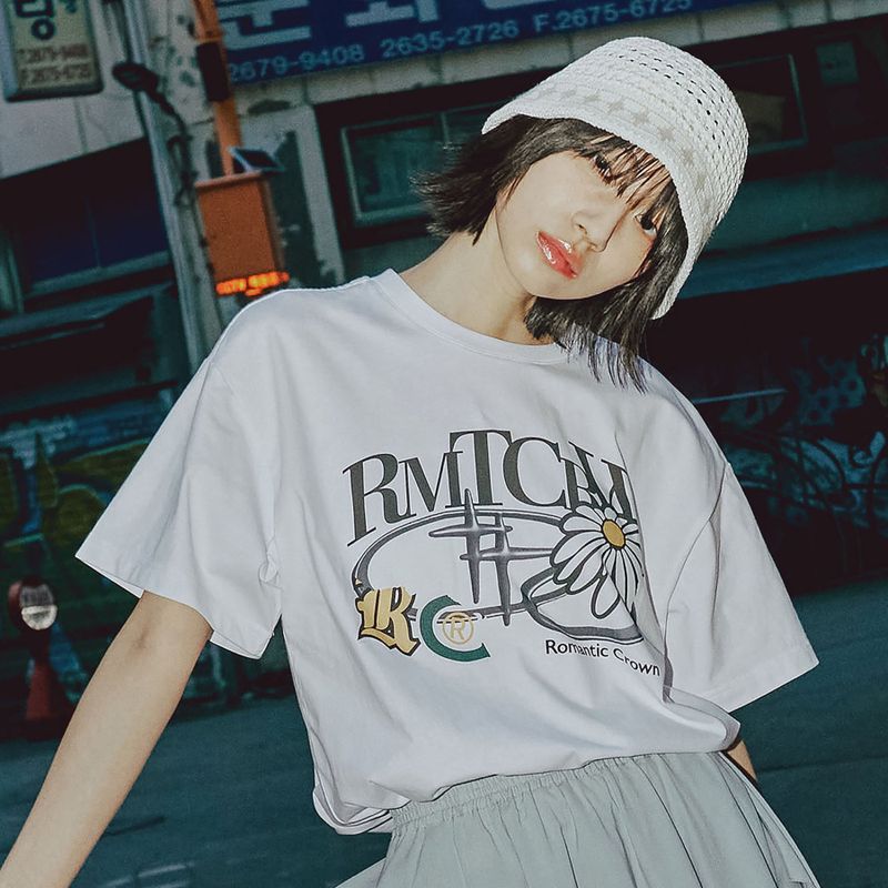 ROMANTIC CROWN（ロマンティッククラウン）の「REPAIRED SHINING LOGO TEE SHIRT（Tops）」