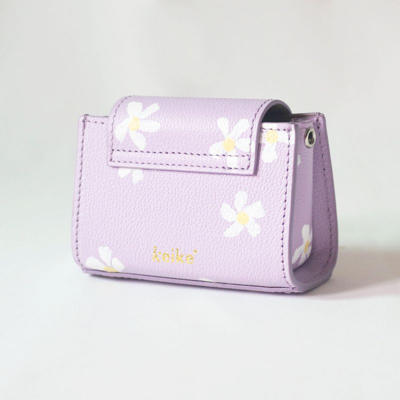 shape of' microbag - purple daisy