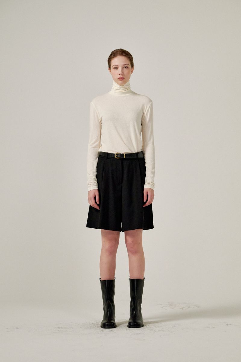 Soft turtle neck T-shirts (Black)
