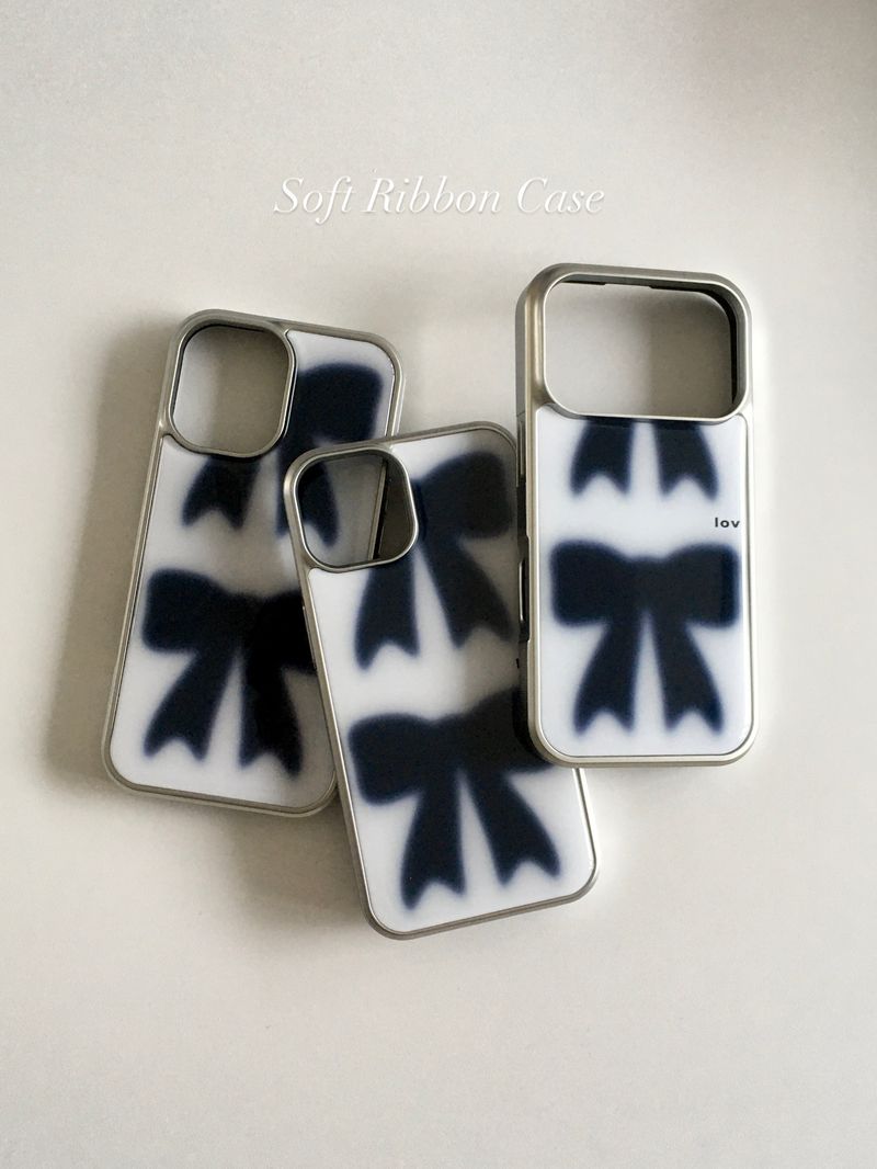 lovinhere（ラビンヒア）の「Soft Ribbon epoxy silver Case（Smartphone Accessories）」