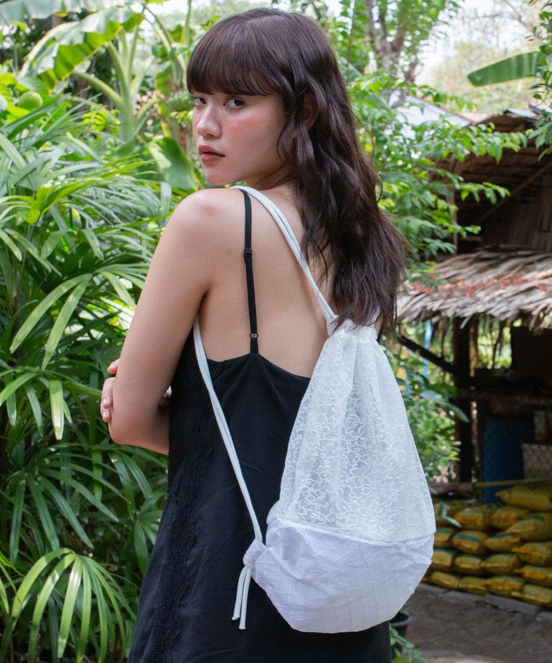 YAHN SISI(ヤーン シシ)の「 Lace Drawstring Bag - White(Bags)」