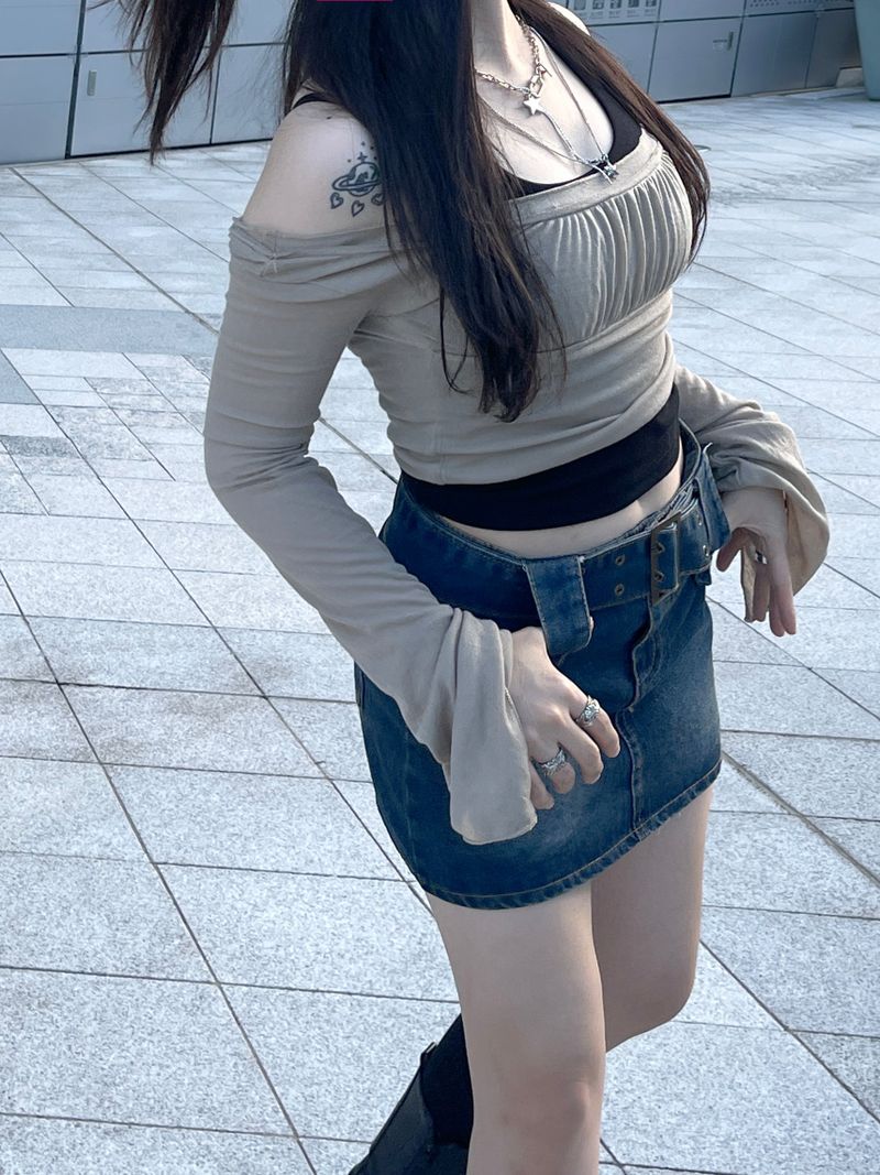 airy Off-Shoulder Shirring Long sleeve