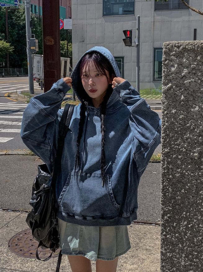 Gradation washing denim hoodie