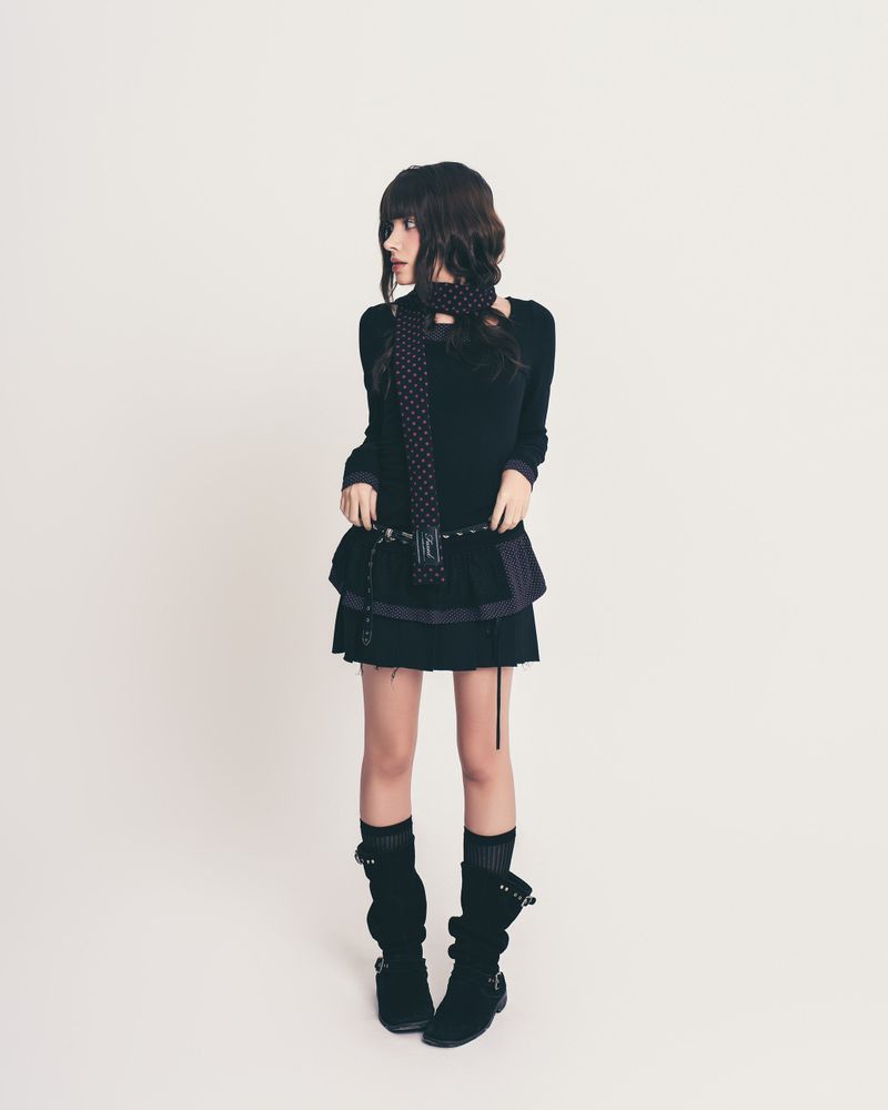 dot frill layered top / black