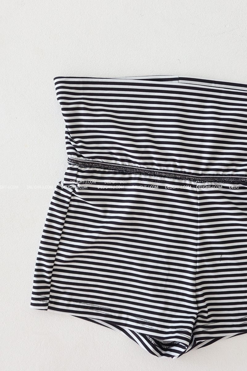 Stripe halterneck & shorts Two-piece set