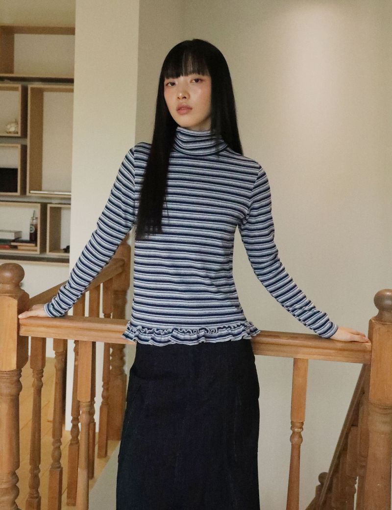 STRIPE TURTLENECK TEE(NAVY)