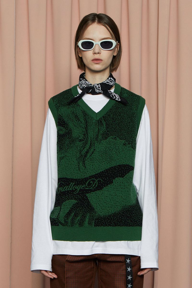 UNALLOYED（アナロイド）の「GRAPHIC KNIT VEST / GREEN（Tops）」