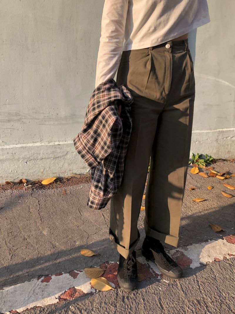 Feminine cotton wide pintuck pants 