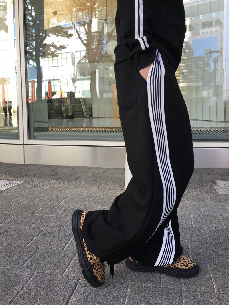DISCERNMENT（ディサーンメント）の「Bant Diagonal Track Wide Sweatpants 3C（Pants）」