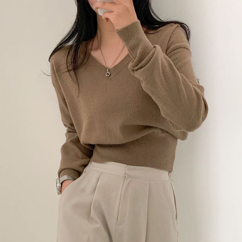 [Short waist] Mellow V-neck knit