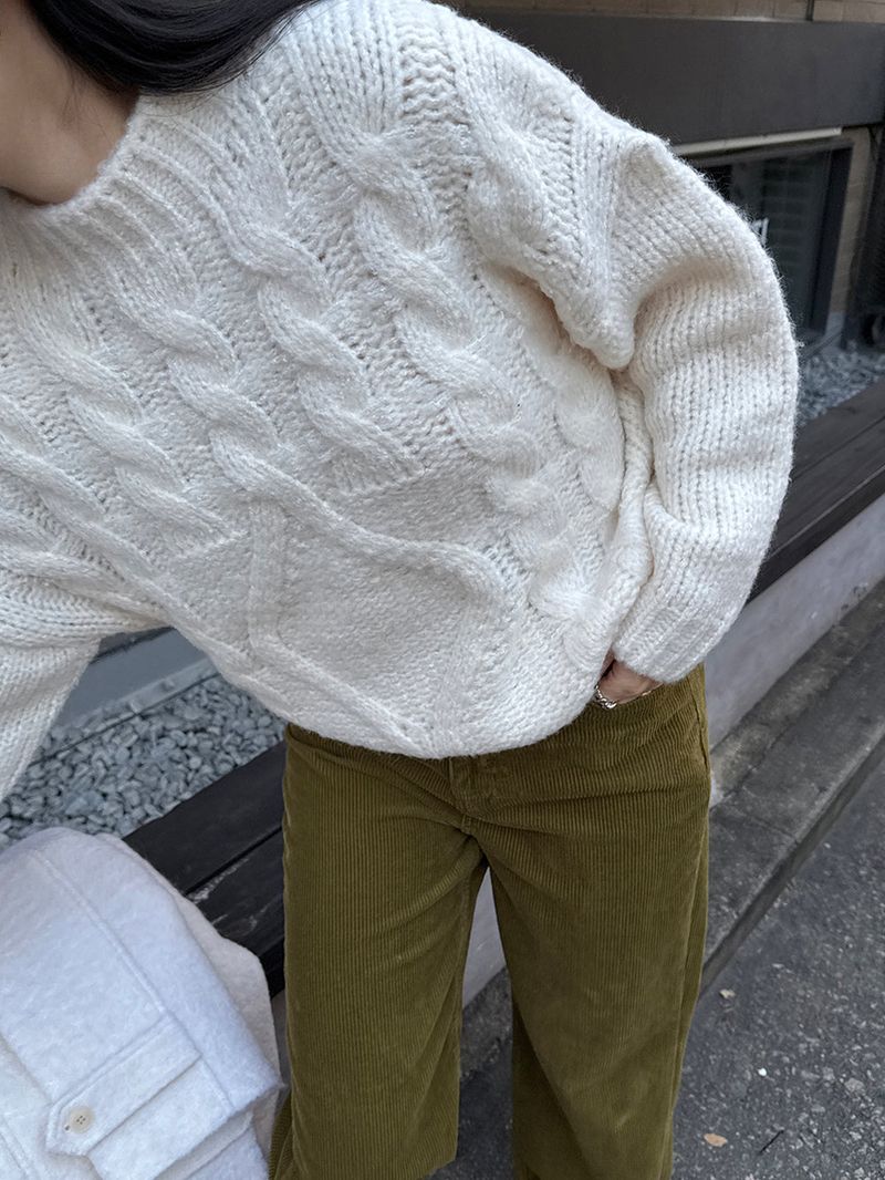 [MADE] MUHR HIGH-NECK CABLE KNIT