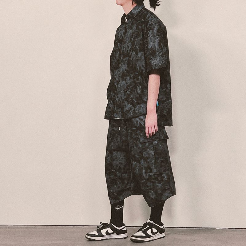 tiedye capri cargo shorts_black