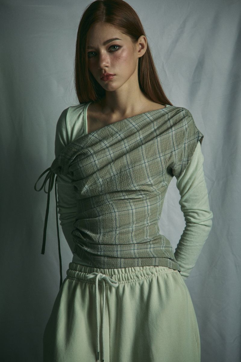OFF STRING TOP