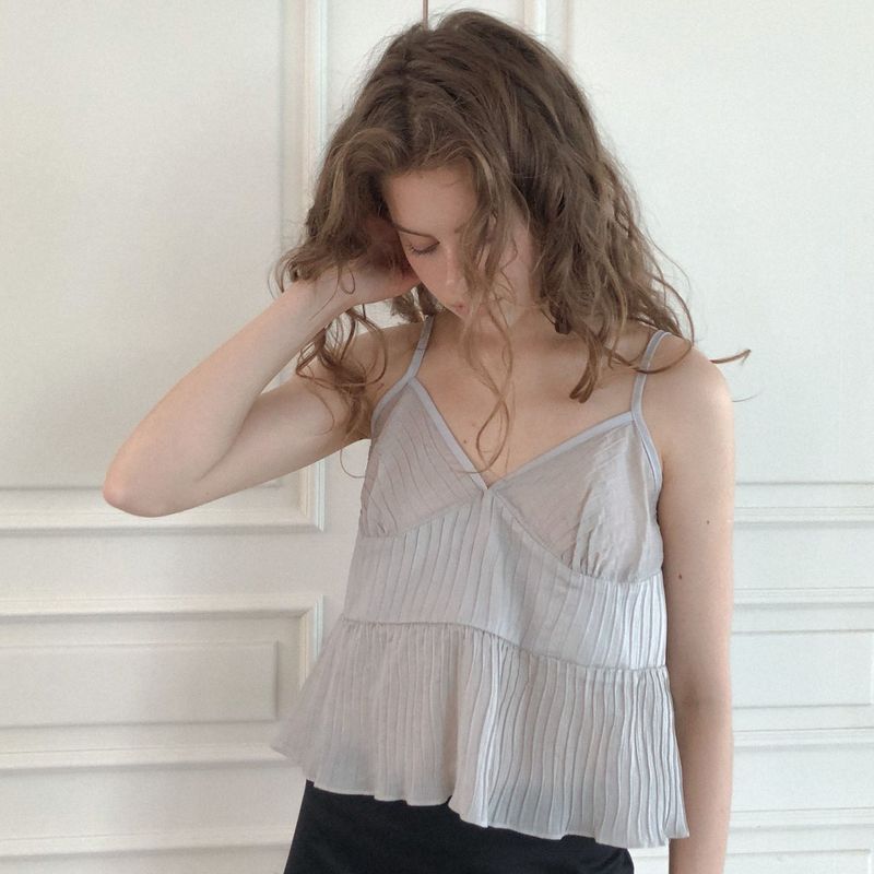 Maga sleeveless blouse (light gray)