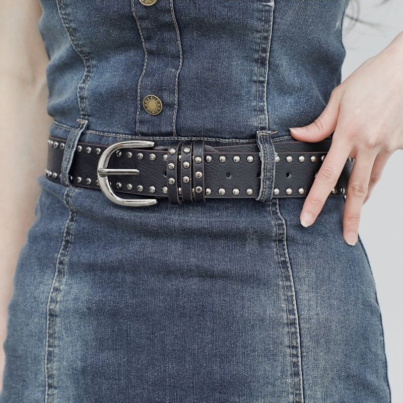 Lipithia stud belt