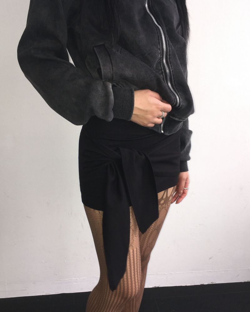 Tie skirt