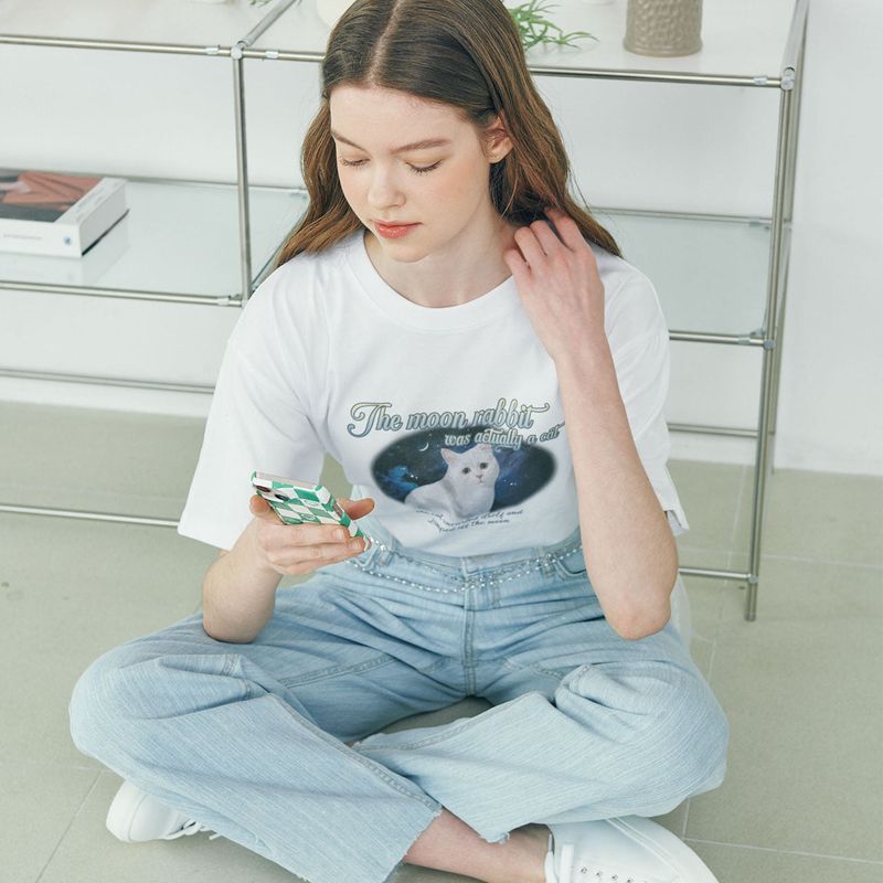 Actually a Cat T-shirt - WHITE