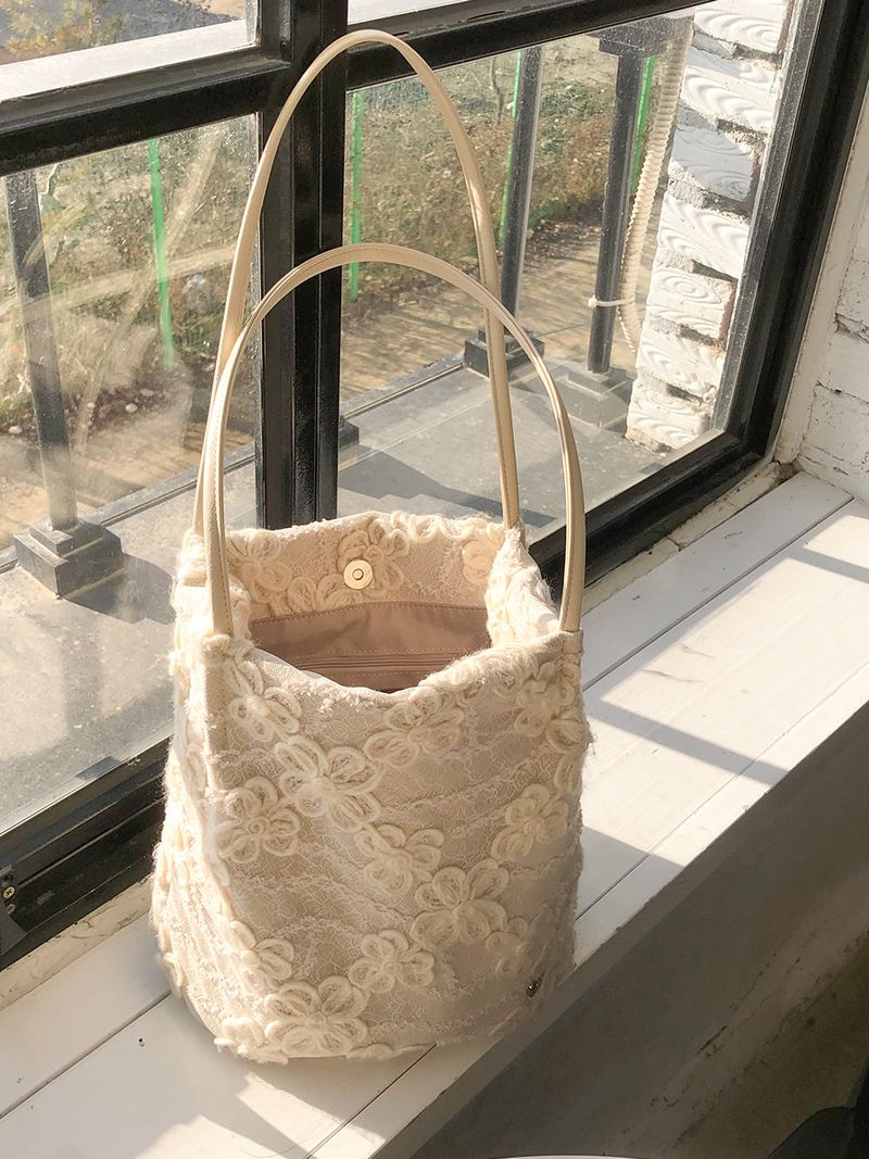 ovuni（オーブニ）の「Lace cottage bag_snow flower_ivory（Bags）」