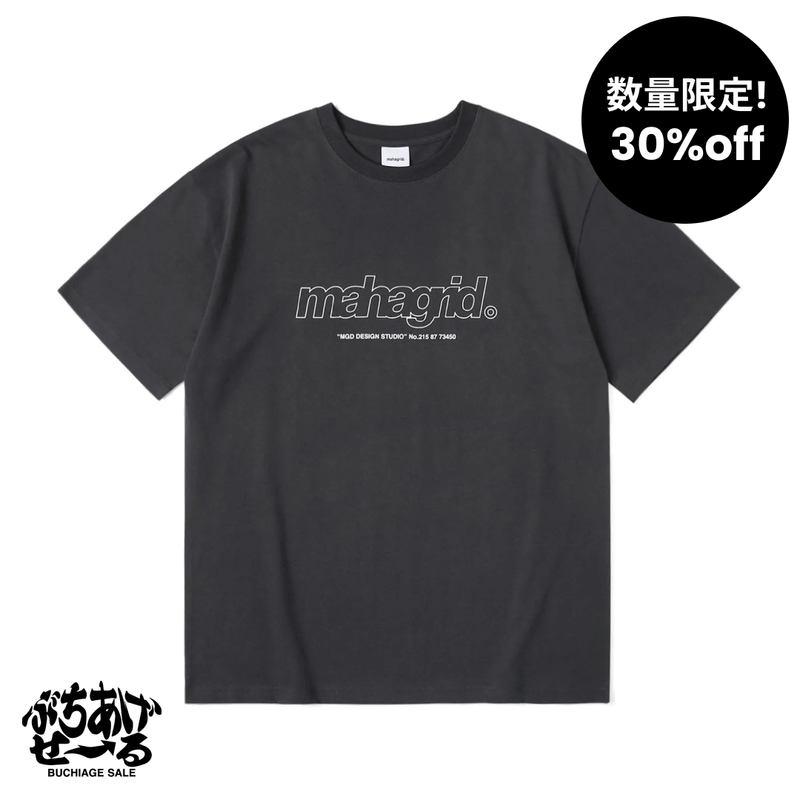 mahagrid（マハグリッド）の「【数量限定】サードロゴTシャツ （トップス）」