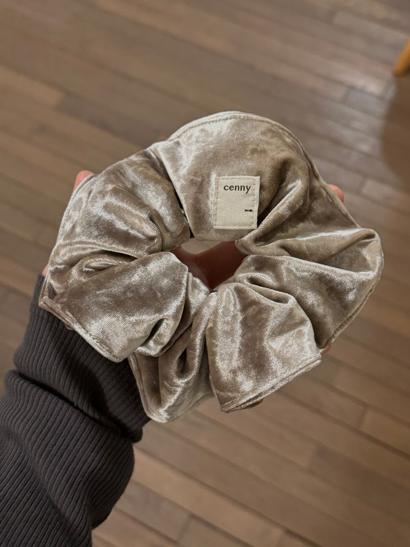 Vintage Hair Ruffle - Taupe beige velvet