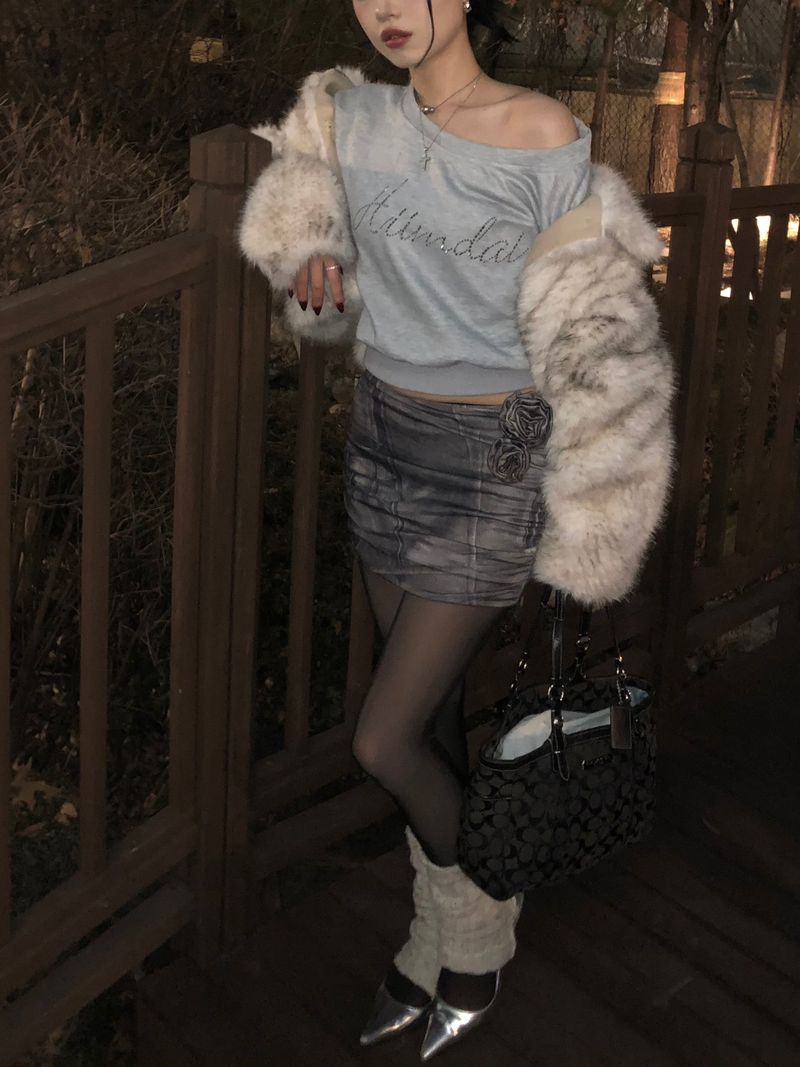 Gray Cubic Crop Sweatshirt