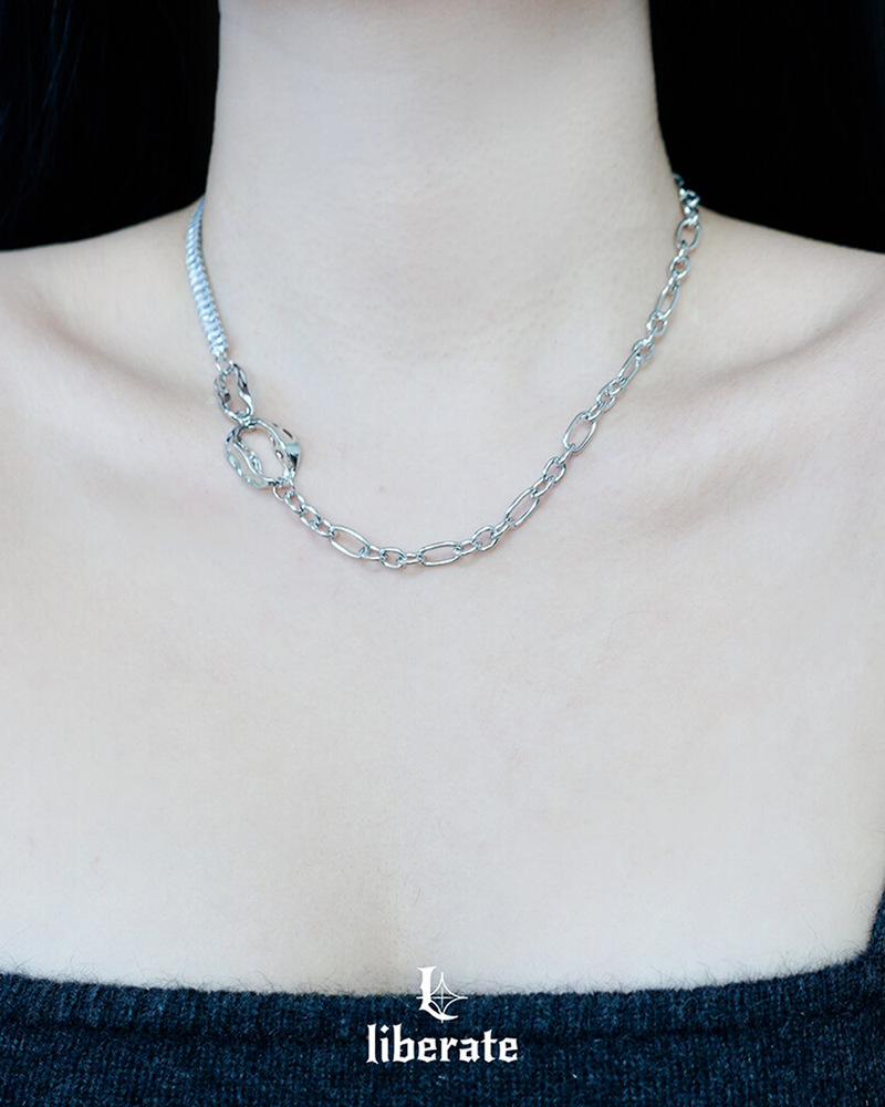 Crumpled Cubic Chain Necklacae