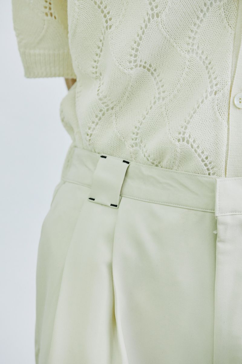 loop stitch turn up half pants cream