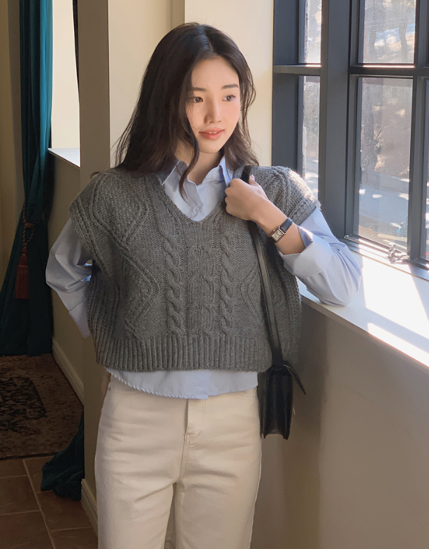 Cable V-neck Cashmere Knit Vest (4color)