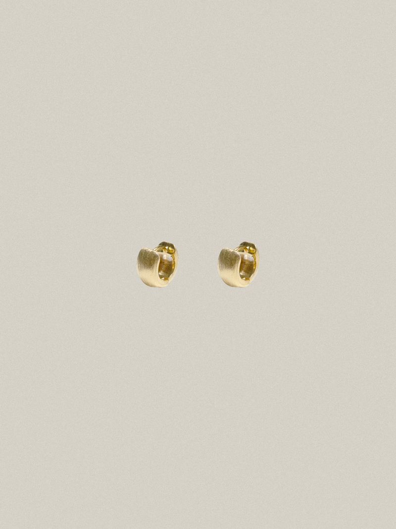 partez(パルテ)の「Mini Matt Huggies Gold(Accessories)」