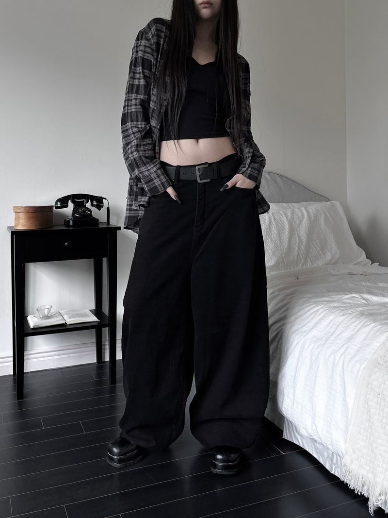 overfit velvet wide pants