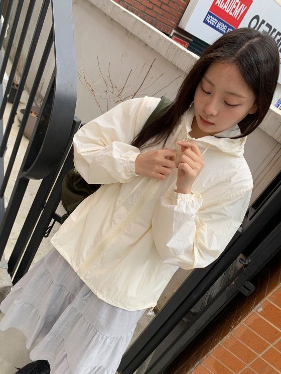 Royuni Hood Windbreaker Jumper