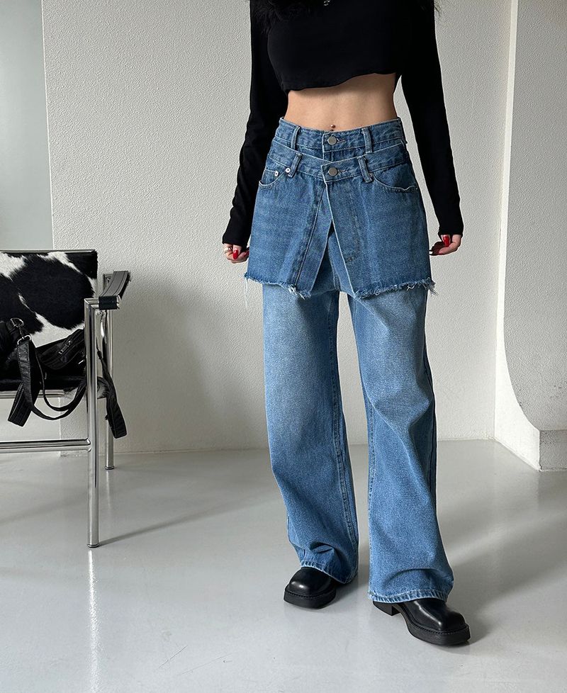 It's soft. A long-sleeved cropped shirt