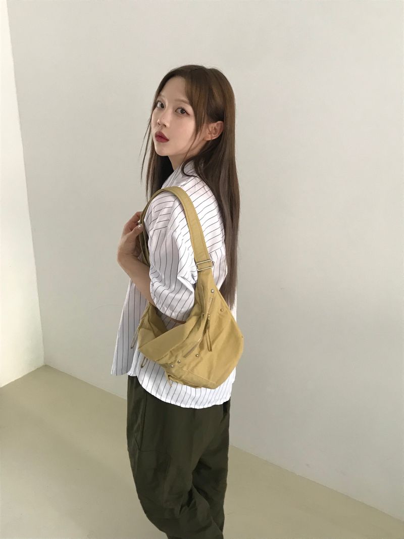Zip pocket fanny bag 