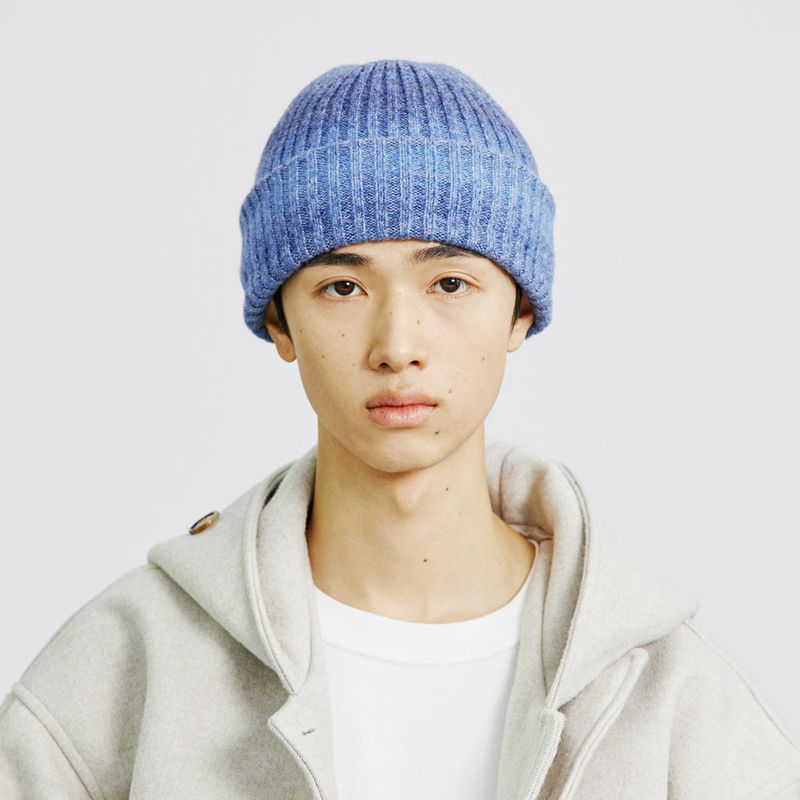 KND（ケイエンド）の「WOOL BLENDED KNIT GRADATION BEANIE BLUE（Hats）」