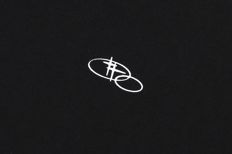 WIDE FIT SHINING LOGO TEE SHIRT