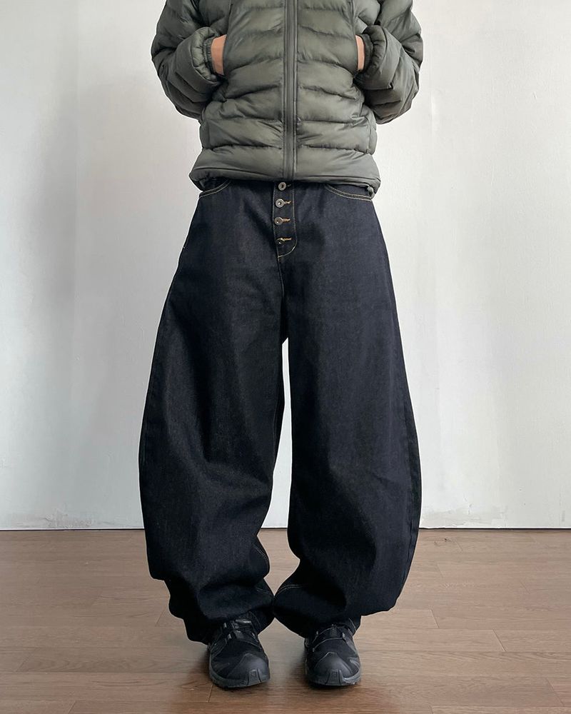 Button Curved Denim Pants
