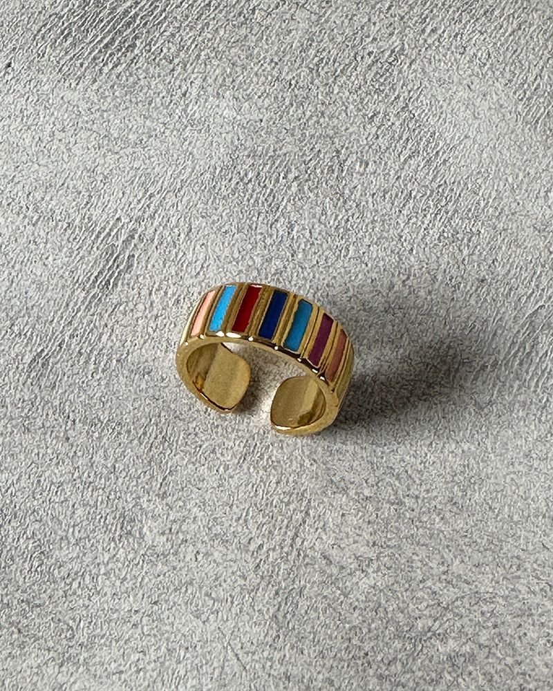 Vivid open ring