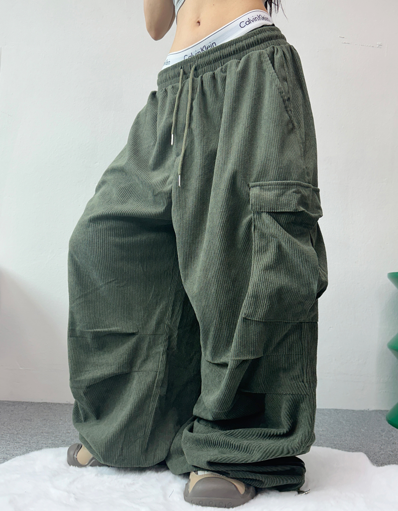 CCORTTI（コルッティ）の「コーデュロイパラシュートカーゴパンツ🩶💚🖤💛 - 4カラーズ（パンツ）」