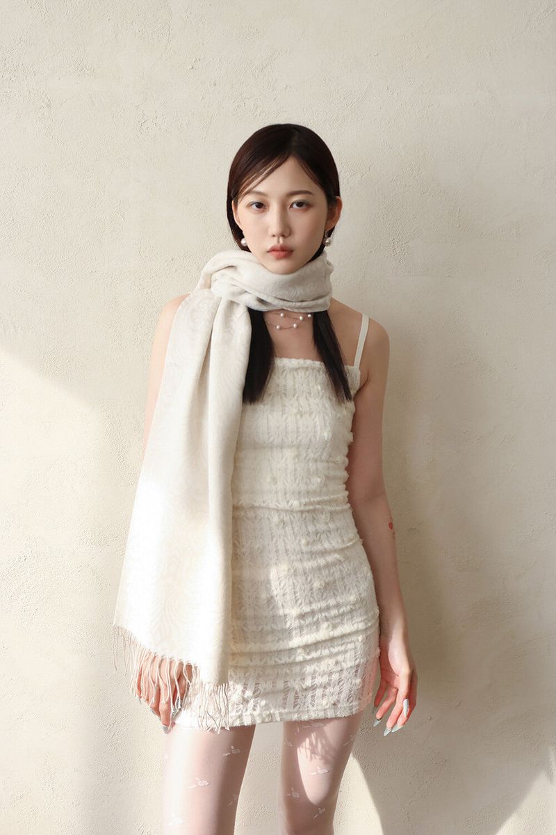 百合 Oriental paisley muffler (White)