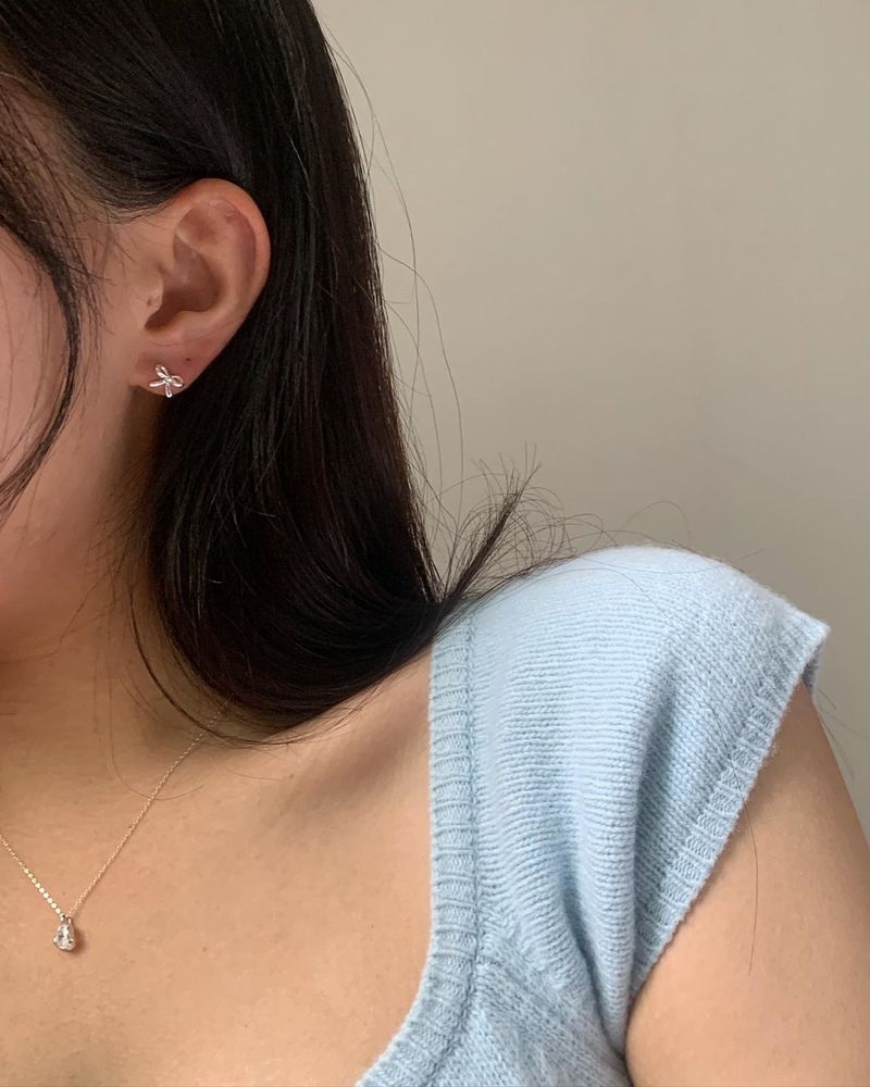 dearmerry（ディアメリー）の「(silver925) ラブリーリボンピアス type1 *silver（アクセサリー）」