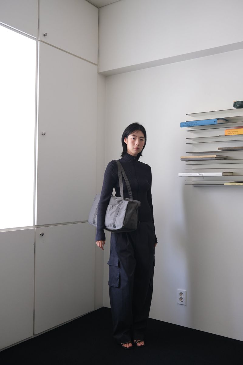 standard duffle bag (deep grey)