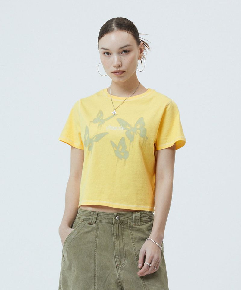 mahagrid(マハグリッド)の「PIGMENT BUTTERFLY GOTH CROP TEE_YELLOW(Tops)」