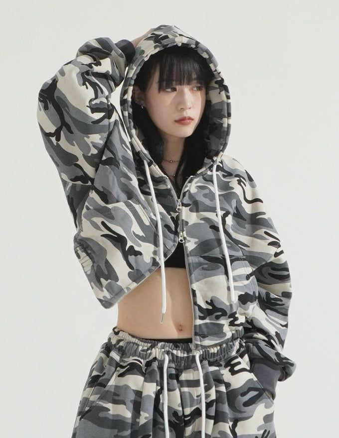 KIXI（キッシー）の「Camouflage 2Way Zipup Crop Hoodie（Tops）」