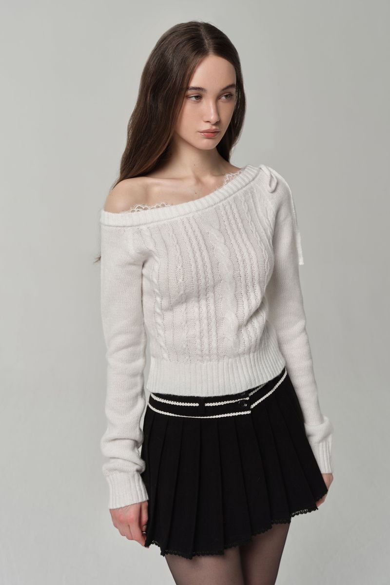 Kleesier（クリーシーア）の「Rosy cake cable knit, White（Tops）」