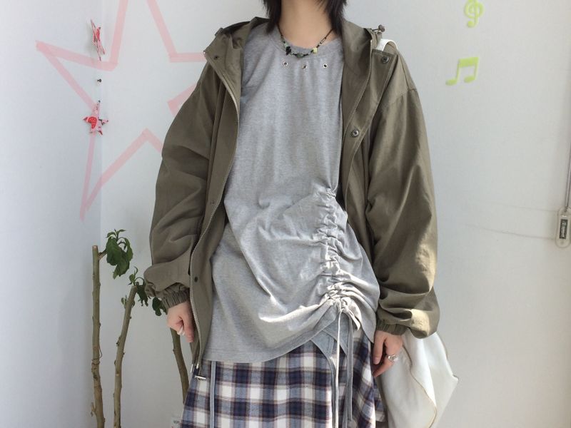 loose-fit strap sleeveless
