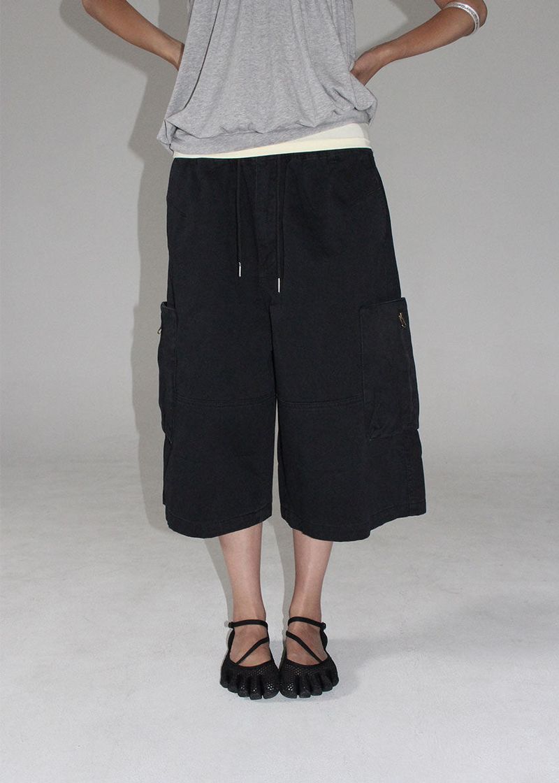 ZIPPER CARGO BERMUDA PANTS