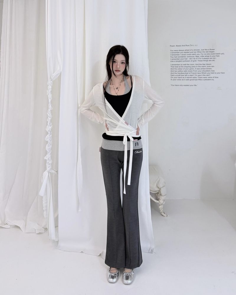 Newalrin logo Halter neck sleevelsee top
