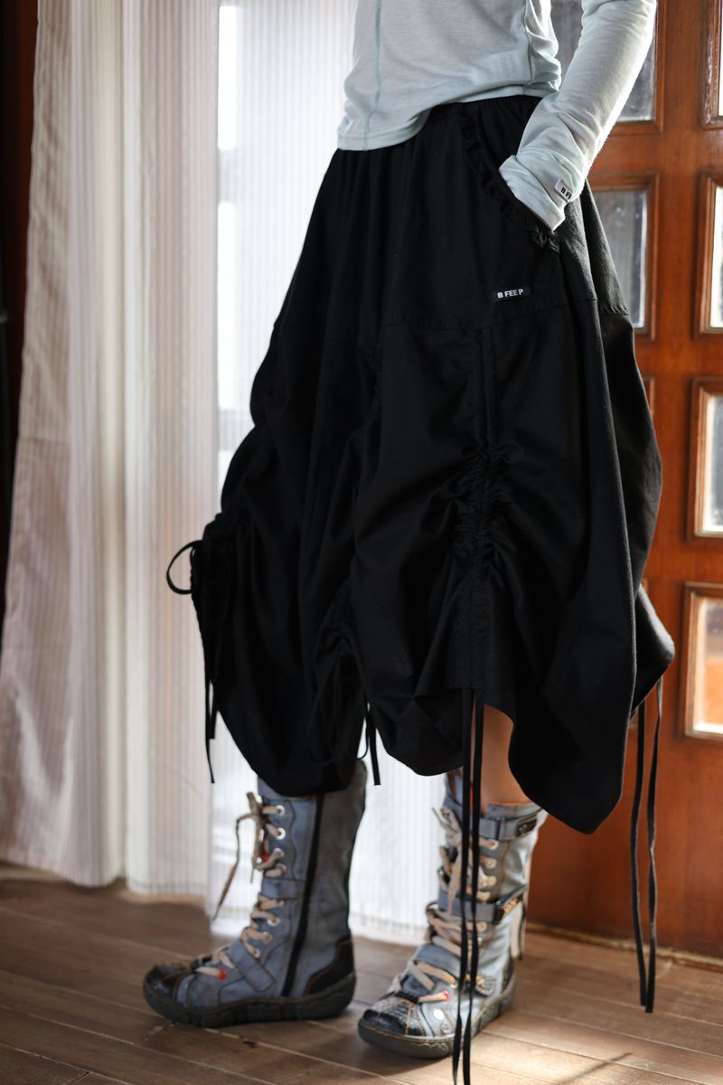  drawn ruffle skirt_black